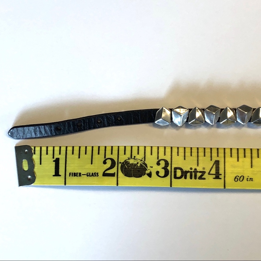 UNO de 50 Silver Rock Stud Leather Buckle Bracelet - Picture 8 of 8